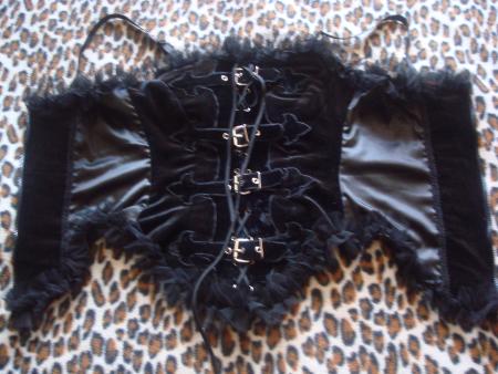 corset raven